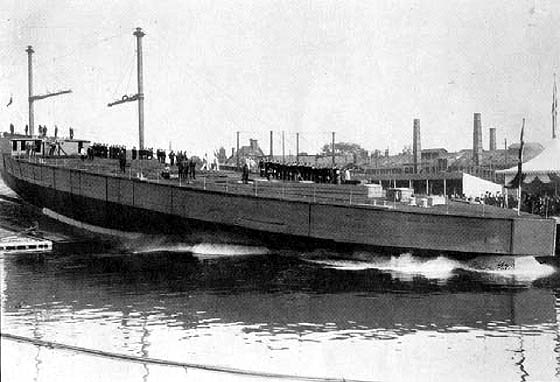 Niels Juel søsættes. Orlogsmuseet. Launch 1918 based on 1917 design