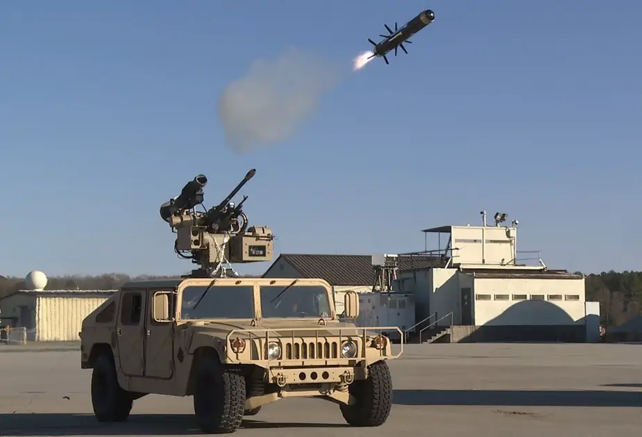 EOS_R400S_Mk2_remote_weapon_station_fires_Javelin_missiles_and_Bushmaster_gun_1