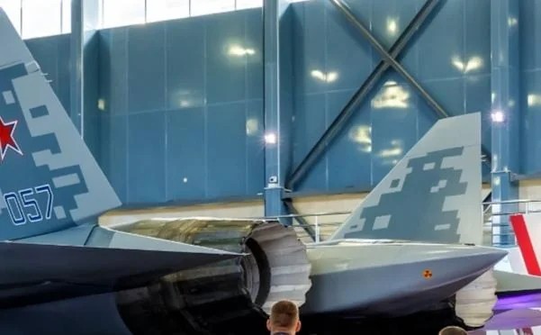 17594719162665603272978707685831