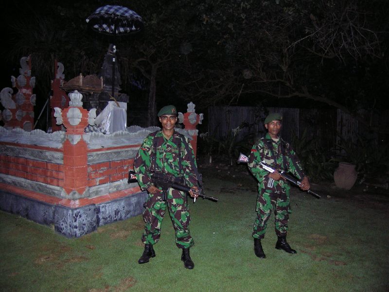 Indonesian_Army_guards_during_the_UN_Climate_Conference