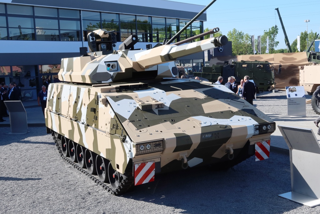 ESY-22-KMW-Boxer-tracked-1 (3)