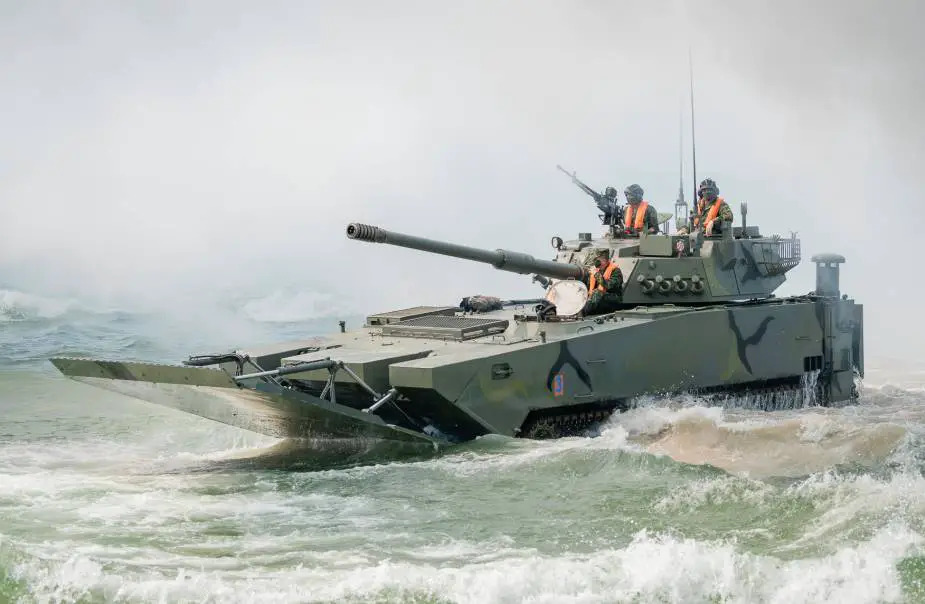 Thai marines using the VN16