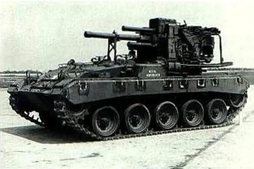 m19-mgmc-chassis-fitted-with-a-t22-75mm-automatic-aa-gun-v0-7vnaw16zbhdb1