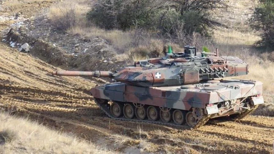 leopard-2a6hel-armed-with-the-l7-105mm-v0-buka226xslw91