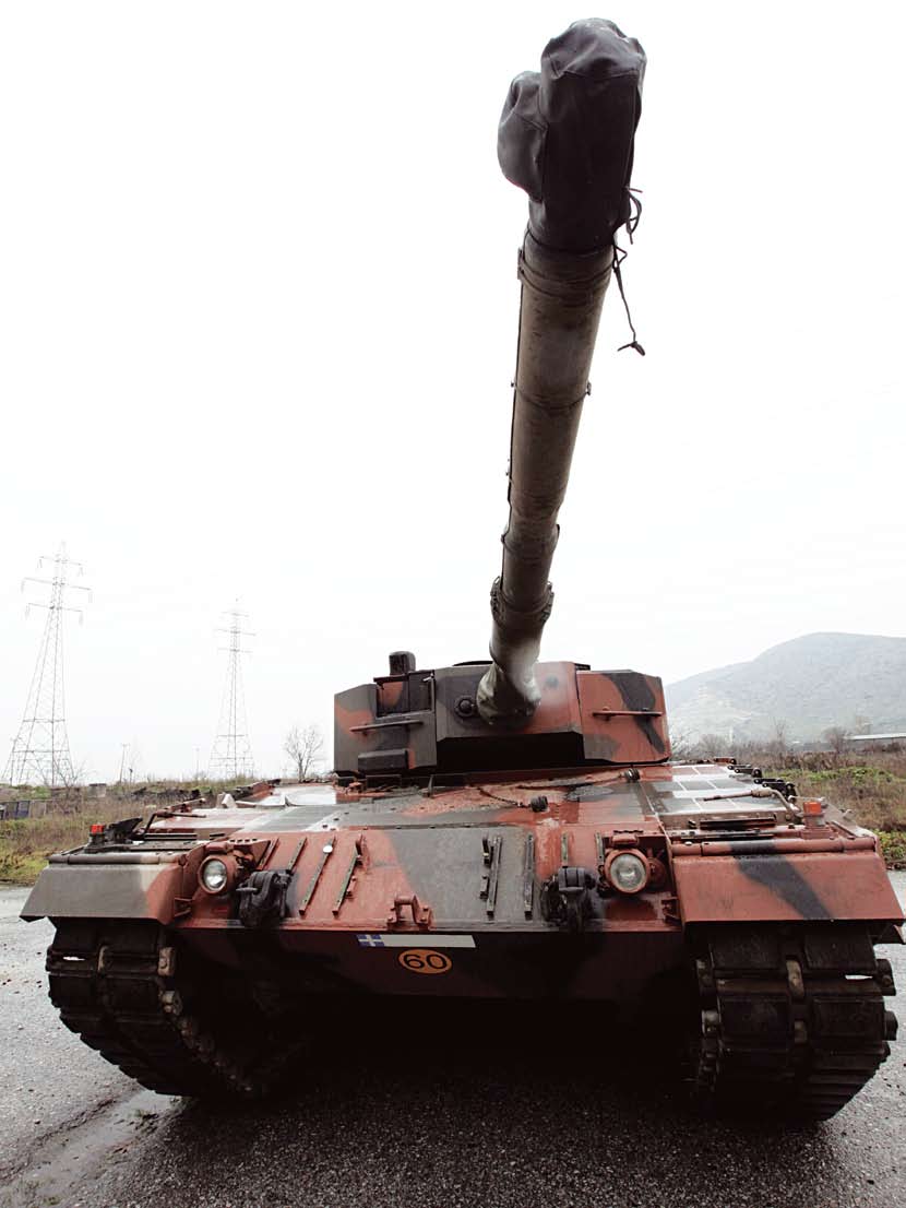 IS12_LEOPARD_1