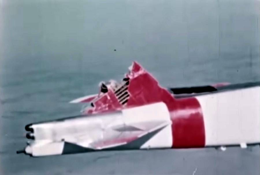 B-52-Missing-Vertical-Stabilizer-1