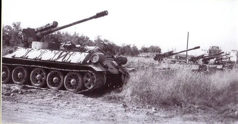 syrian-t-34-sph-conversion-with-a-122-mm-d-30-1973-v0-5vd38f5oszzc1
