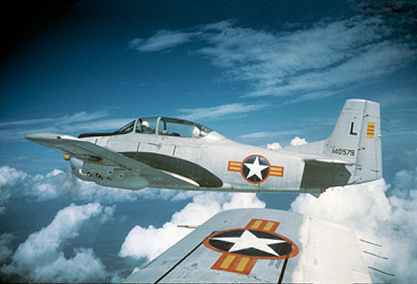 USAF_T-28_VNAF_colours_1962