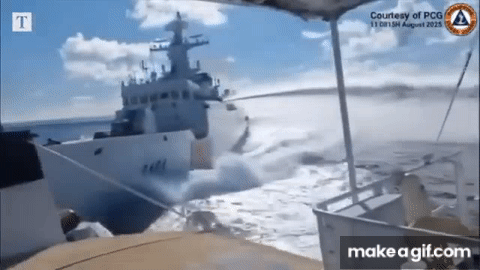 Chinese_Navy_Ships_Collide_During_Attack_on_Philippine_Coastguard