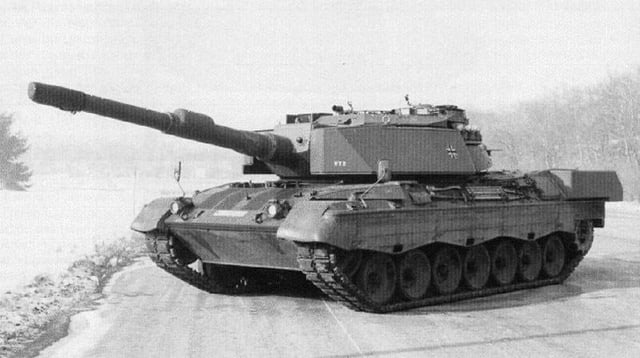 leopard-1a6-prototype-version-of-leopard-1-with-additional-v0-t978yzophtpb1