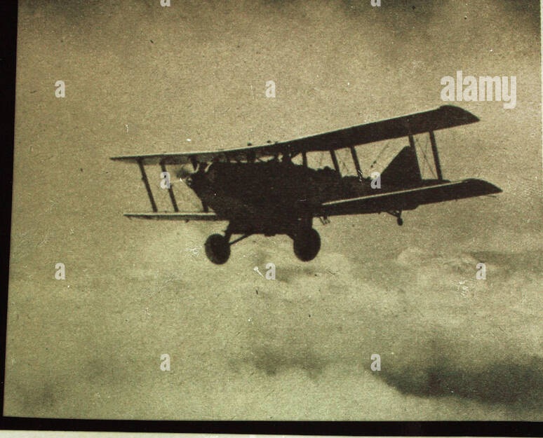 the-mitsubishi-b2m2-was-a-japanese-carrier-based-bomber-used-by-the-E1N1FE