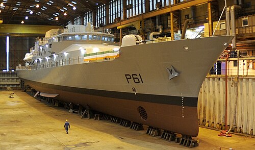 LE_Samuel_Beckett_in_Drydock_2014-01-30_23-14