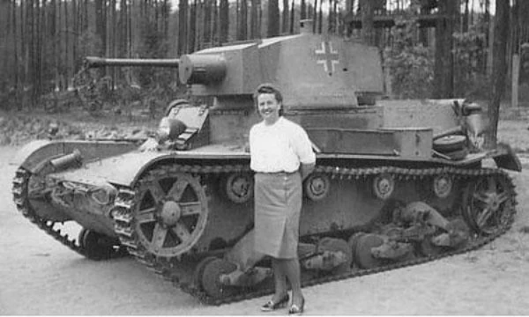 Screenshot 2026-06-11 at 20-23-30 Reddit - https __preview.redd.it_one-of-the-polish-7tps-known-as-the-beutepanzer-pzkpfw-7tp-v0-uph1vjmme7z81.jpg width 600&format pjpg&auto webp&s ff78b0d3f01a81d1113cb7950196a0fd639b69e7