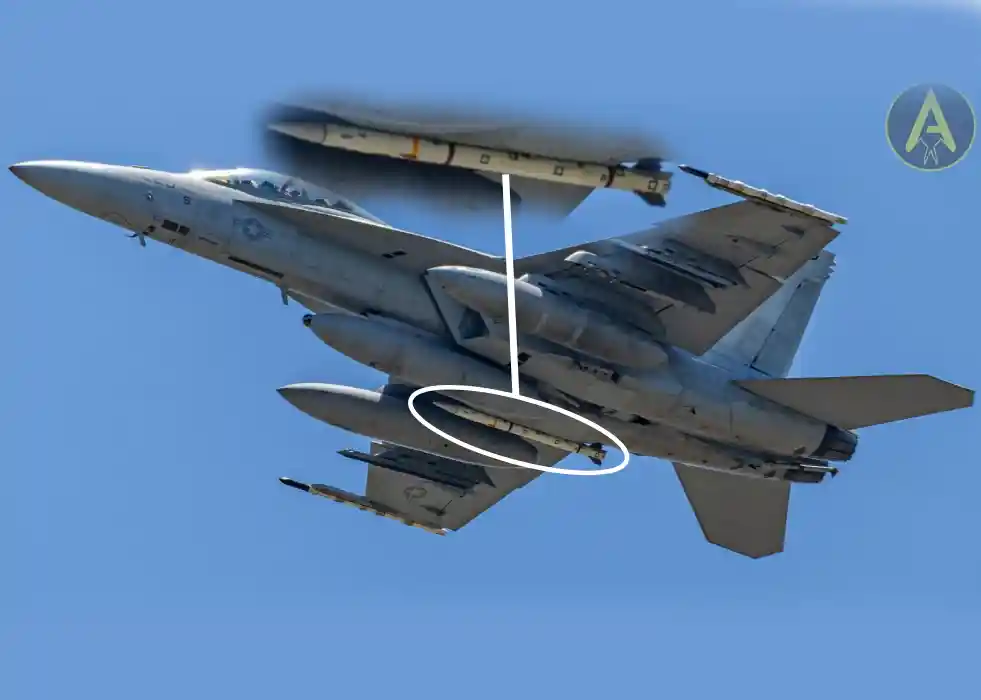 aim_260_jatm_spotted_on_fa_18f_super_hornet_fighter