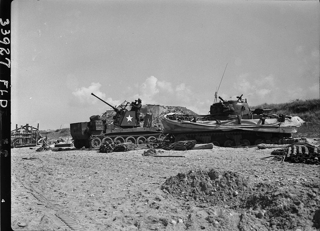 LAC 3203630 DD Sherman and S.P. 40mm Bofors on Juno Beach (7 Jun 44)
