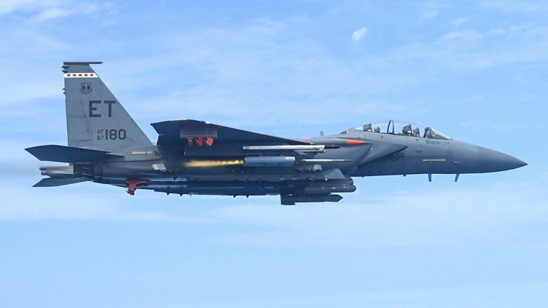 f-15e-apkws-rocket-launch-side