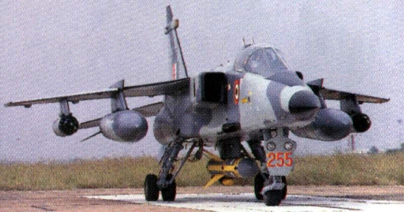 iaf-maritime-support-sepecat-jaguars-equipped-with-bae-sea-v0-oew29escfn7e1