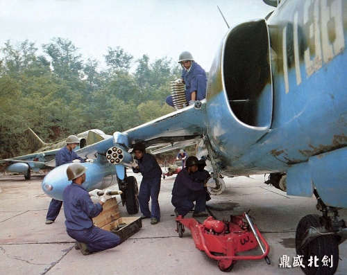 Q-5_Fantan_5th_Div_with_camo_06