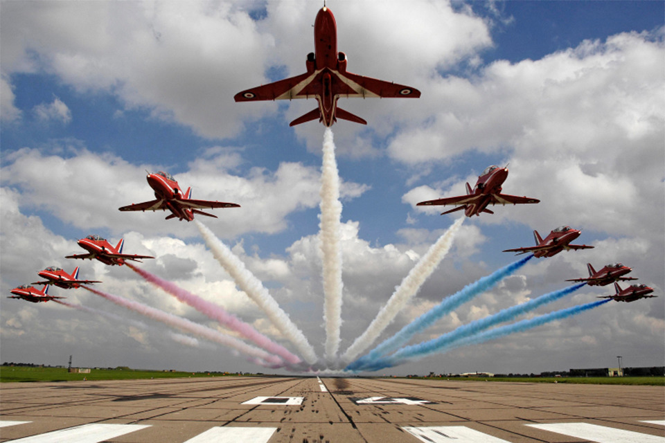 s960_RedArrows-4228023461