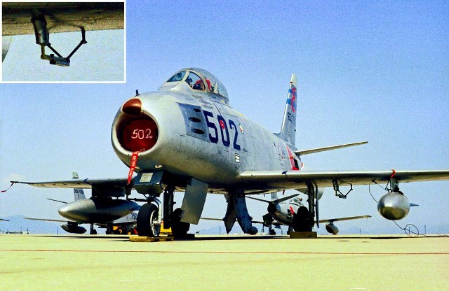 His-Mil-F86F-502-82-1967Iwa-Roket-A330-1