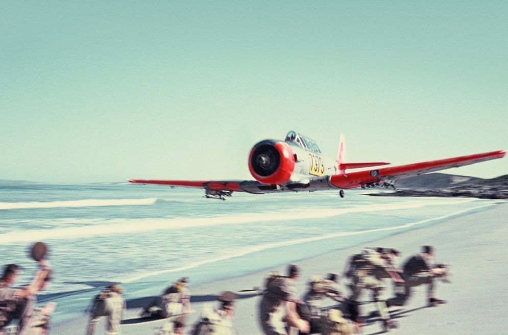 south-african-army-pilots-claimed-the-airforce-pilots-could-never-make-them-hit-the-deck-south-africa-1964-t6-texan-harvard1