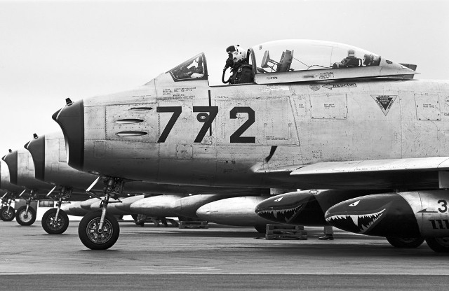 His-Mil-F86F-772-81-3-SPtank1976Misawa-A330