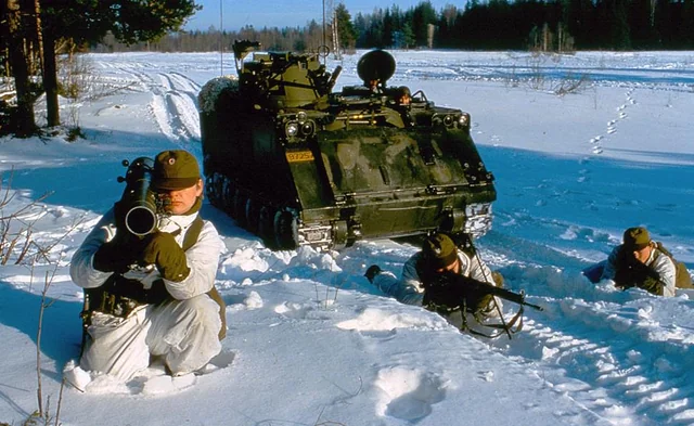 norwegian-stormtroopers-alongside-a-nm135-ifv-during-the-v0-207qa1q61zfe1