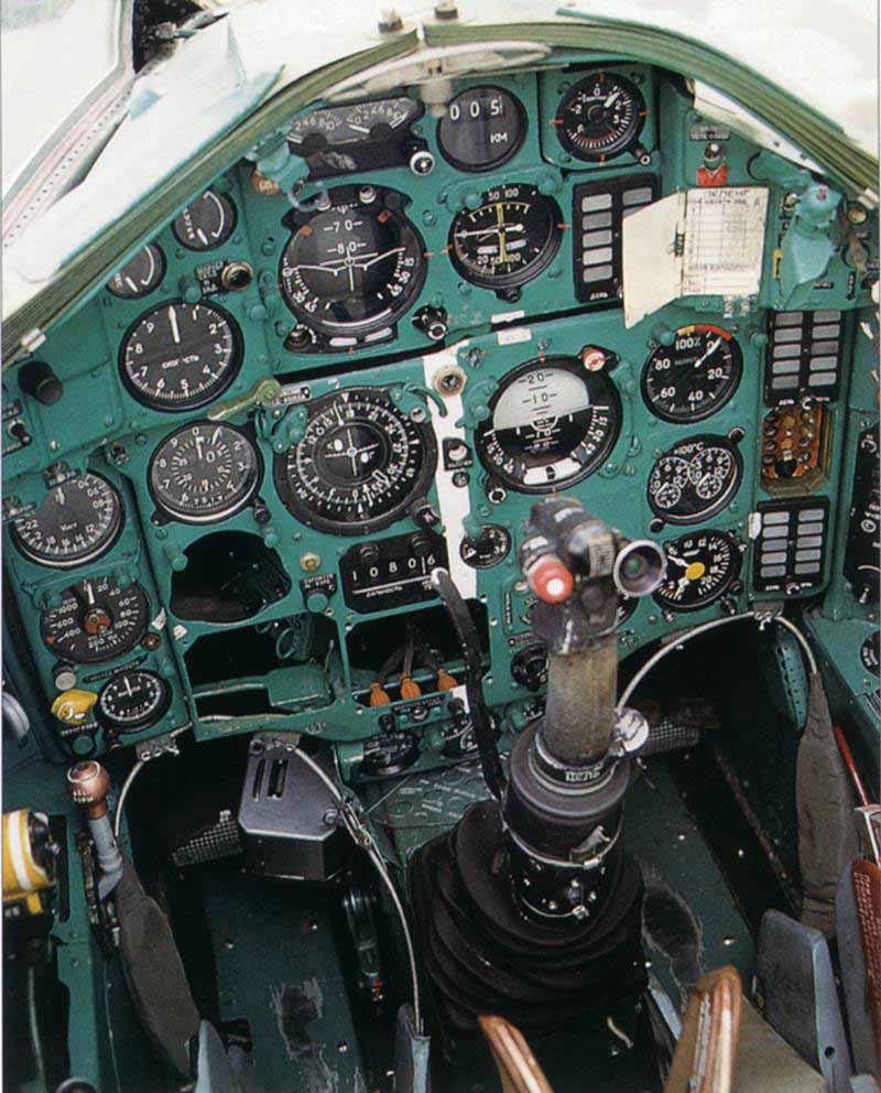 mig25p_cockpit