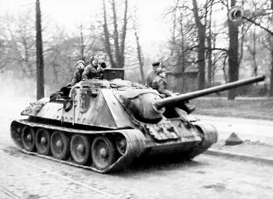 SU-85M 1