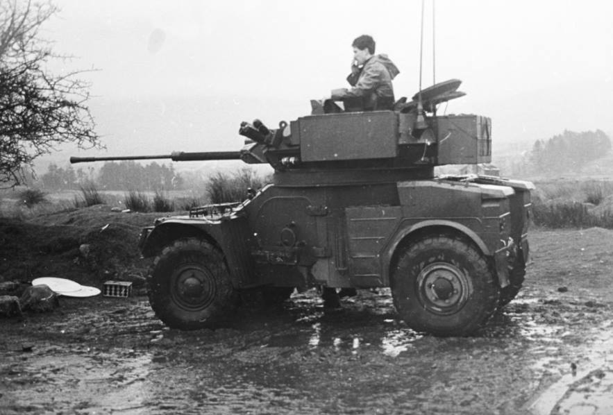 (IRL)-Panhard_AML_Scimitar_turret_(3).jpeg