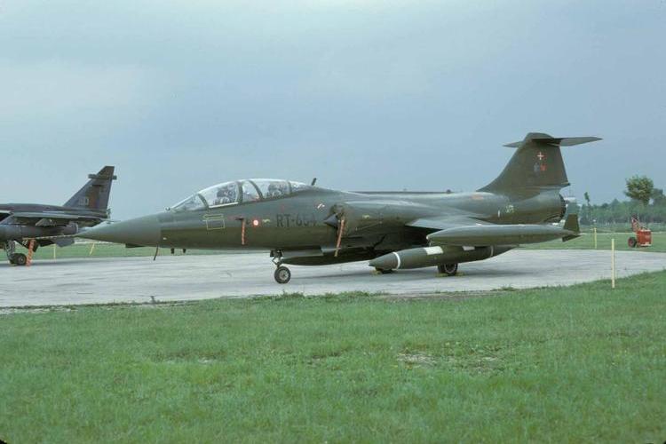 f-104 rt-654