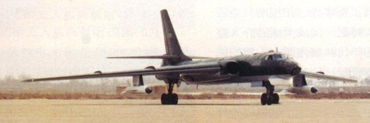 挂装两枚C-601反舰导弹的约旦空军轰6D