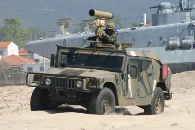 greece-hummer2