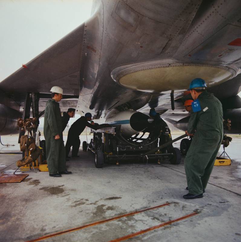 p16-mirage-iv-f-72-525-rc40