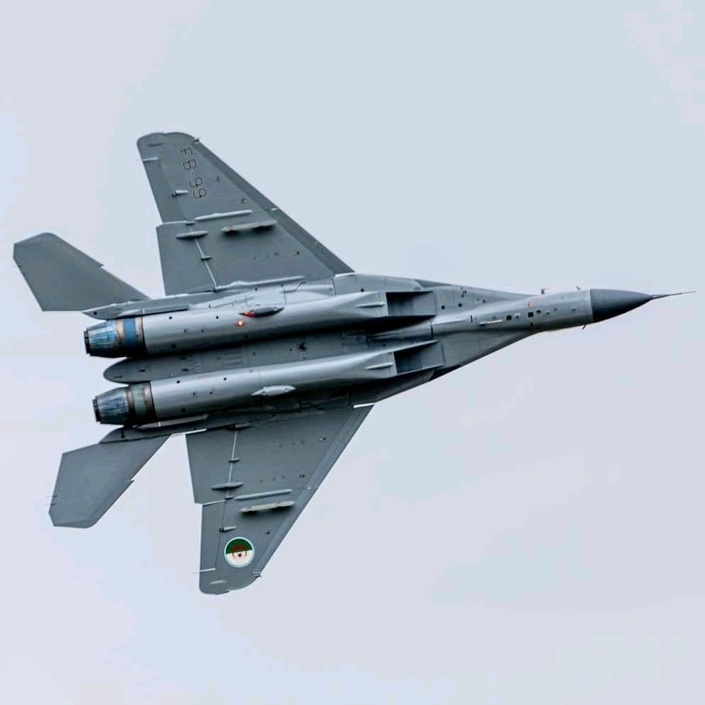 1763851576433931621365019458325