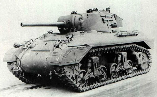 the-us-m7-medium-tank-was-meant-as-a-replacement-for-the-v0-rlC7KobWXwjuoRXjG0zKi55vFQsNf5Z1uGhgcjEUO-4