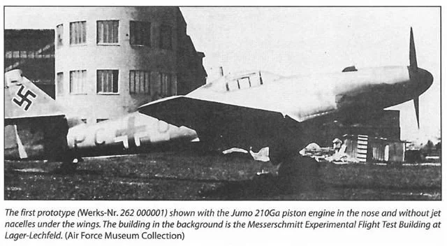 early-me-262-prototype-with-junkers-jumo-210-g-engine-v0-zdw3qf85r59c1